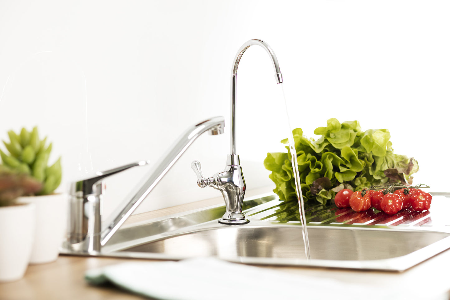 Lever Style Faucet - Polished Chrome